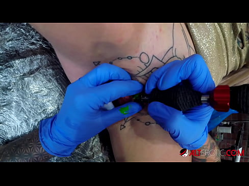 ❤️ La bomba Sully Savage, molt tatuada, es va tatuar al clítoris ❤️❌ Només porno al ca.kassa-standupbar.ru ﹏